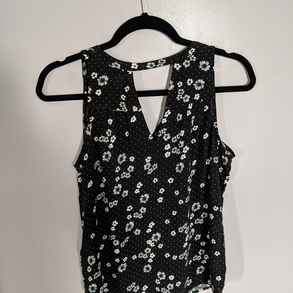 Gap Sleeveless Black with White Flower Size S - Picture 3 of 3